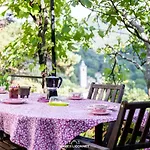 Le Petit Paradis Couette-café *