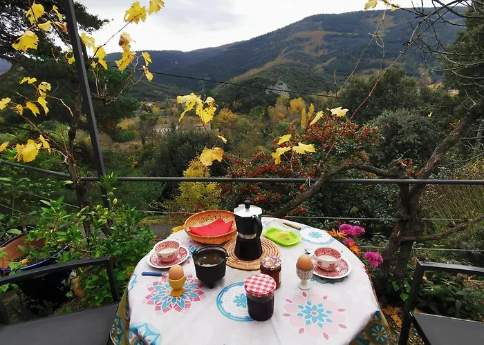 לינה וארוחת בוקר Le Petit Paradis