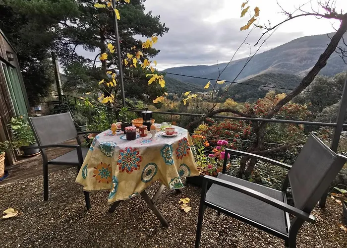 לינה וארוחת בוקר Le Petit Paradis