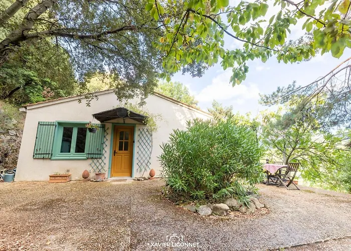 לינה וארוחת בוקר Le Petit Paradis *