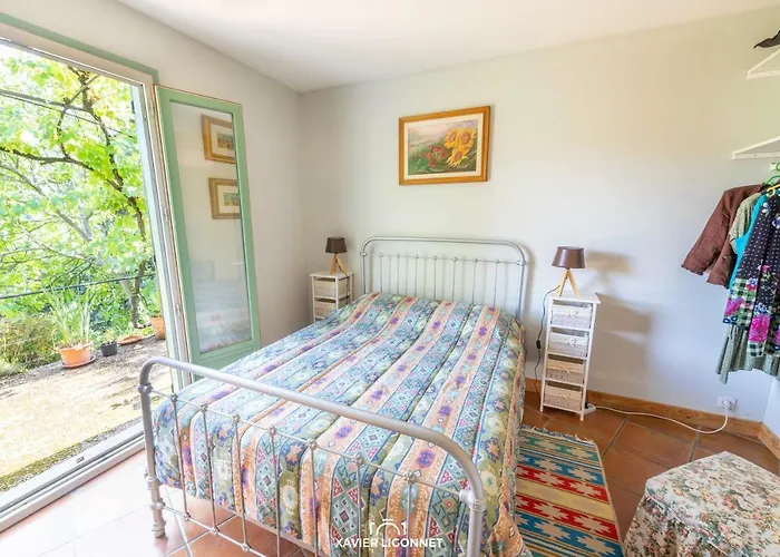 Le Petit Paradis לינה וארוחת בוקר *